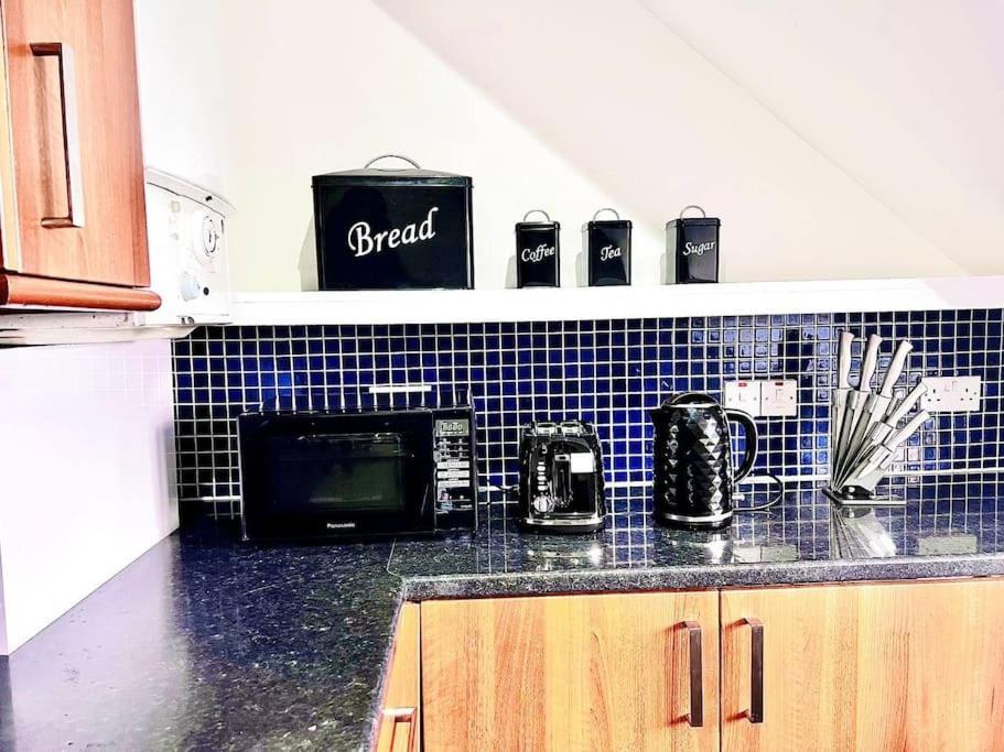 Crown House Two Bedroom Apartment Абердин Экстерьер фото