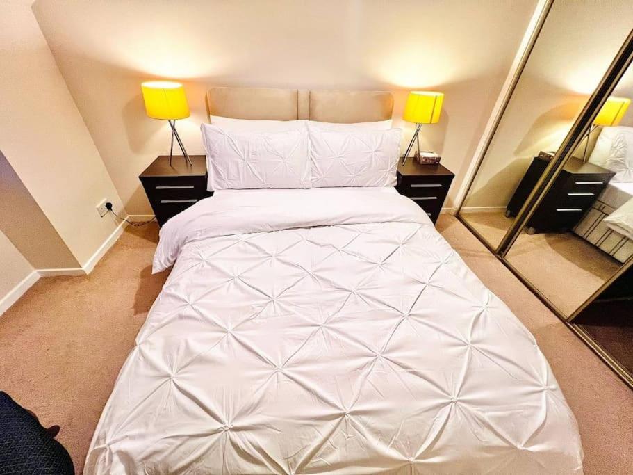 Crown House Two Bedroom Apartment Абердин Экстерьер фото