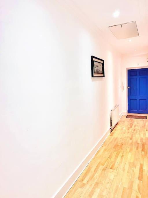 Crown House Two Bedroom Apartment Абердин Экстерьер фото