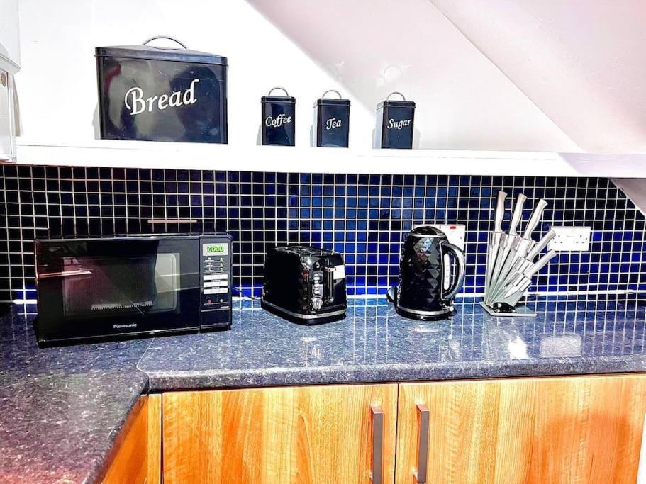Crown House Two Bedroom Apartment Абердин Экстерьер фото
